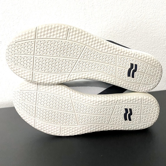 Strike Movement Men's Gray and Black Sneakers - Picture 14 of 16